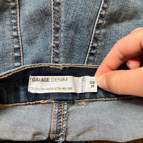 High Rise Jeans Short - Picture 3 of 3